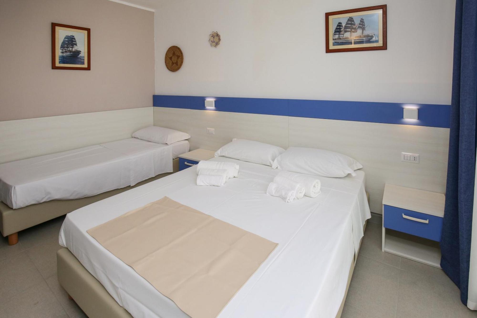 The Square Castelsardo Hotel Exterior photo