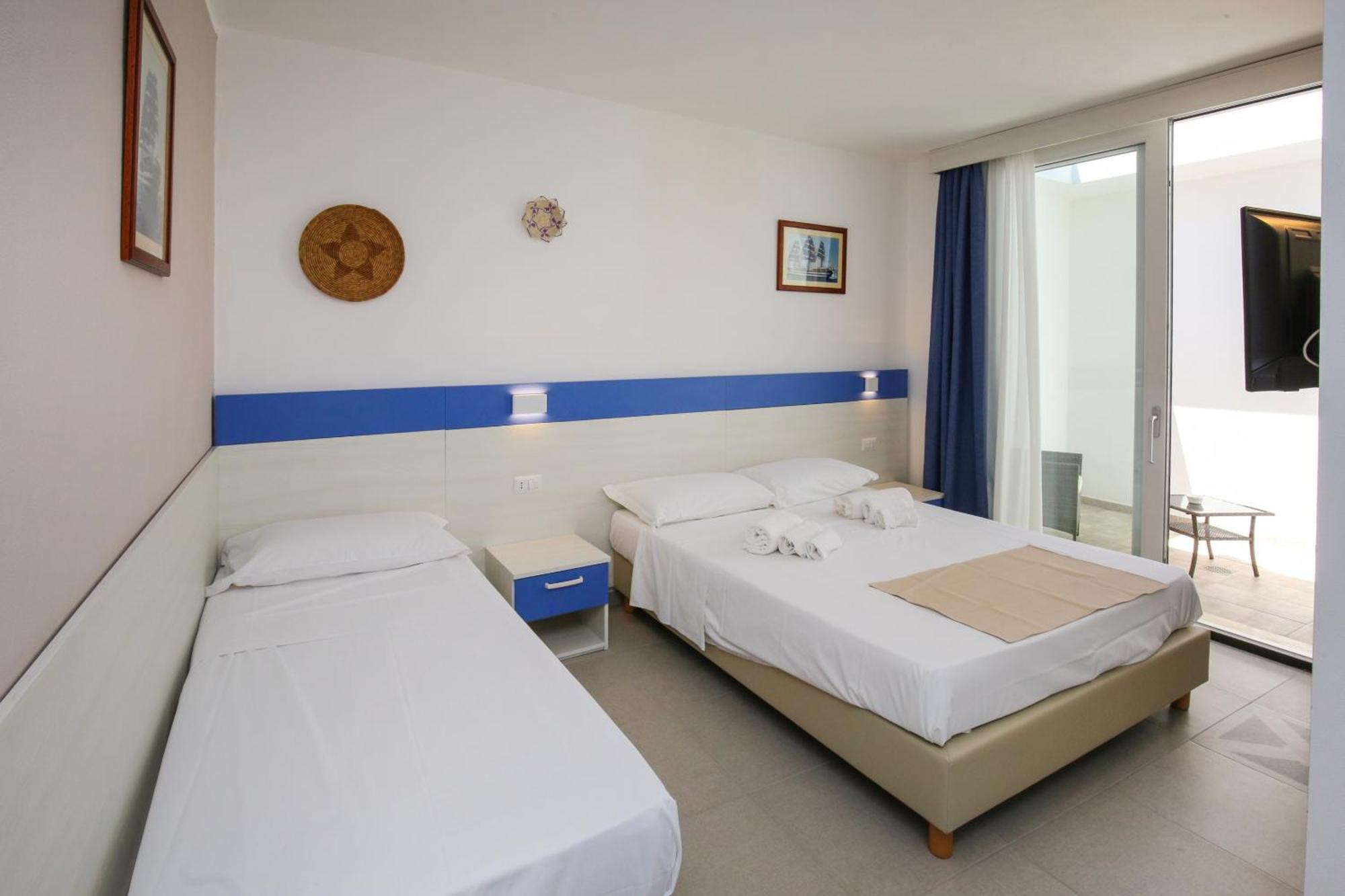 The Square Castelsardo Hotel Exterior photo