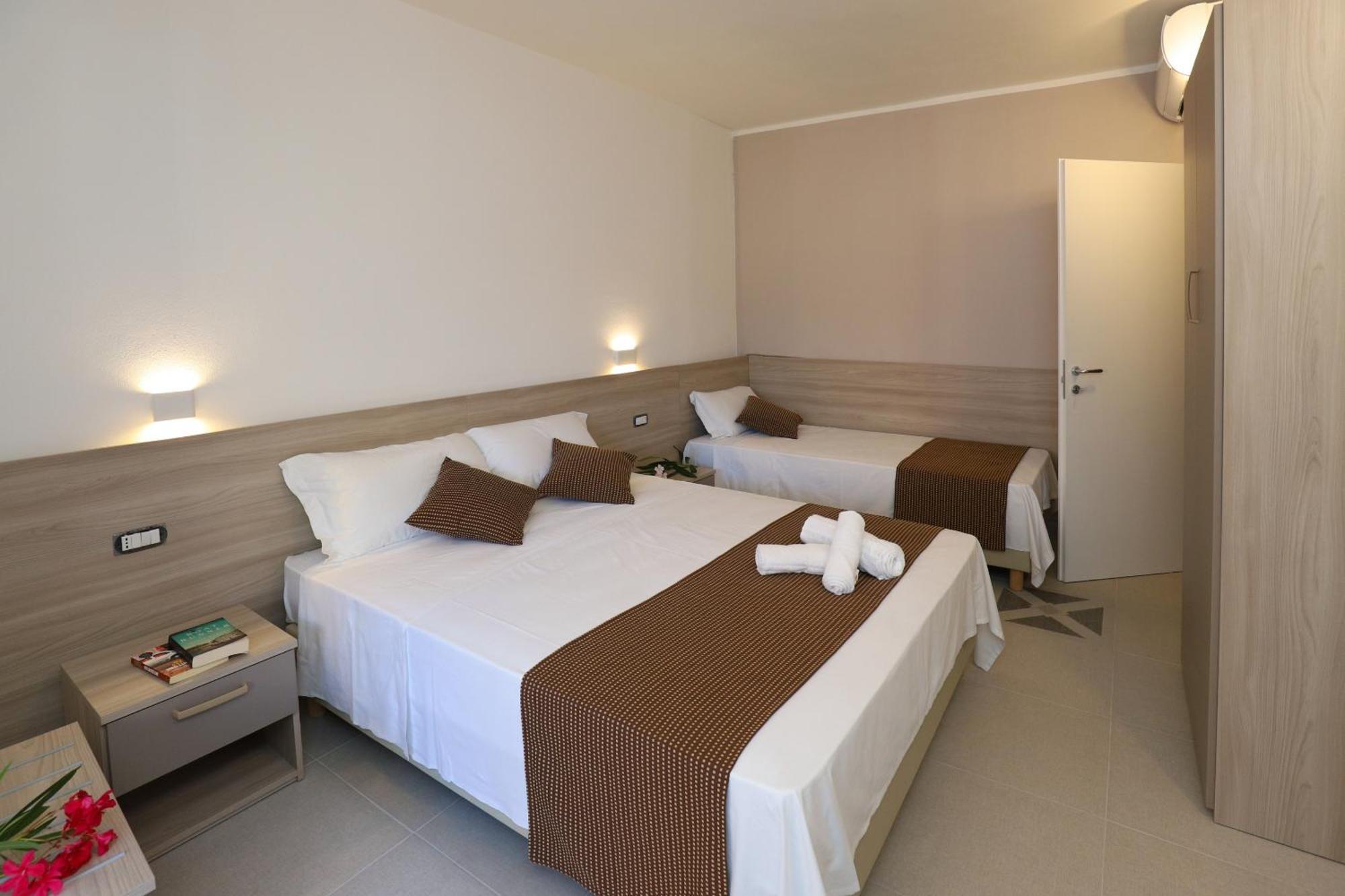 The Square Castelsardo Hotel Exterior photo